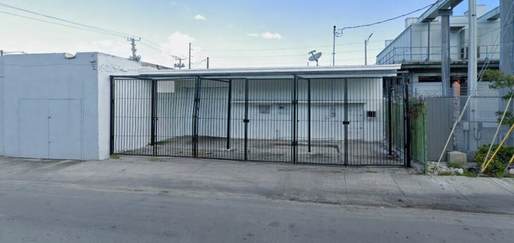 995 NW 21st Ter, Miami, FL for sale - Primary Photo - Image 1 of 21
