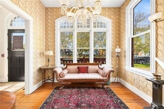 3 Memorial Blvd, Newport, RI for lease Interior Photo- Image 2 of 15