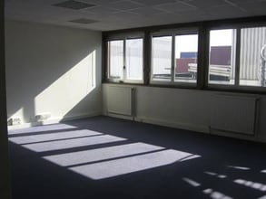 16 Rue Des Oliviers, Thiais for lease Interior Photo- Image 1 of 3