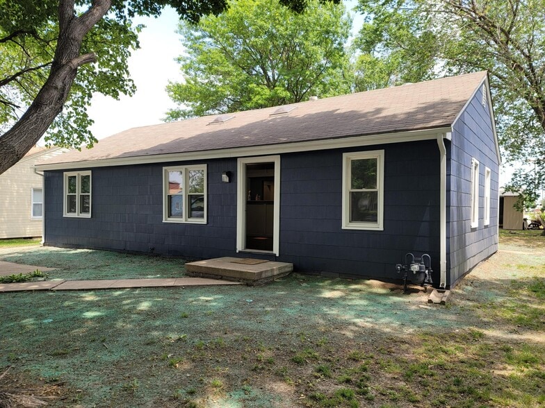 114 N Emma St, Olathe, KS 66061 Office for Sale