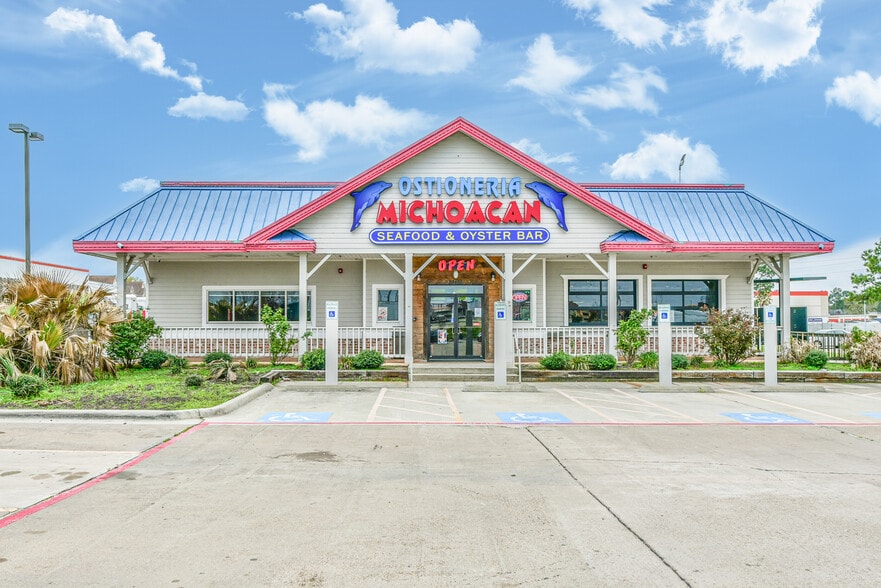 20455 Katy Fwy, Katy, TX for sale - Building Photo - Image 1 of 27