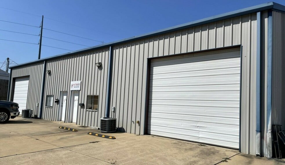 105 Montie St, Longview, TX for lease - Building Photo - Image 1 of 1
