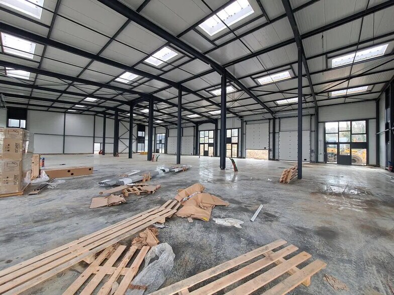 Flex in Trévoux for sale - Interior Photo - Image 2 of 3