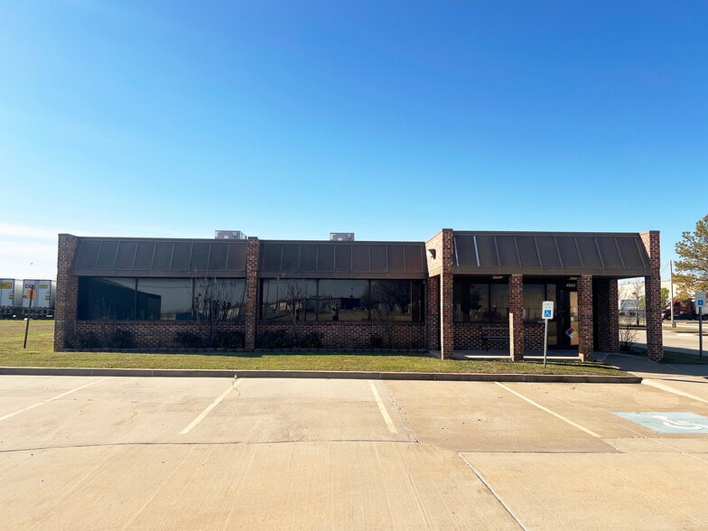 4848 SW 36th St, Oklahoma City, OK for sale - Building Photo - Image 1 of 1