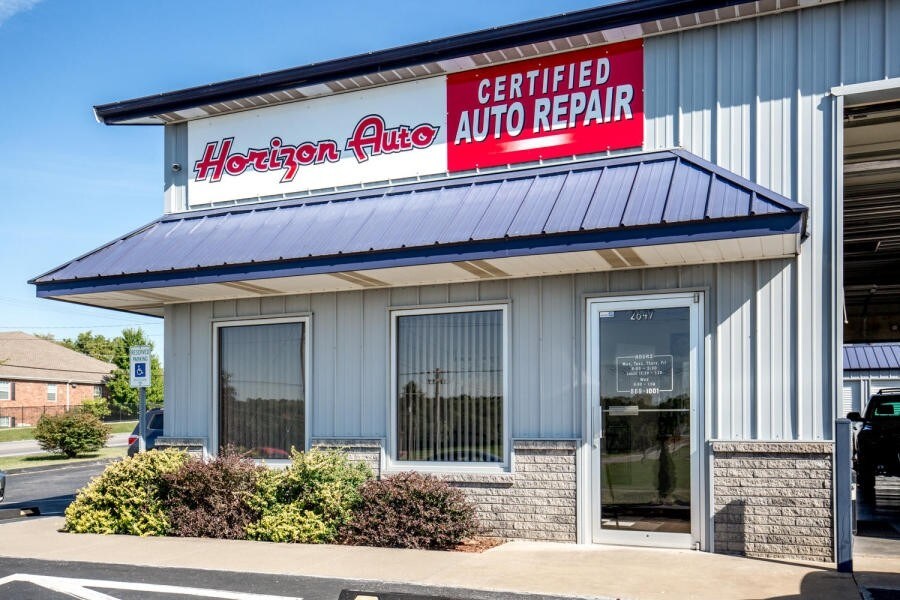 2647 W Bennett St, Springfield, MO for sale Building Photo- Image 1 of 1