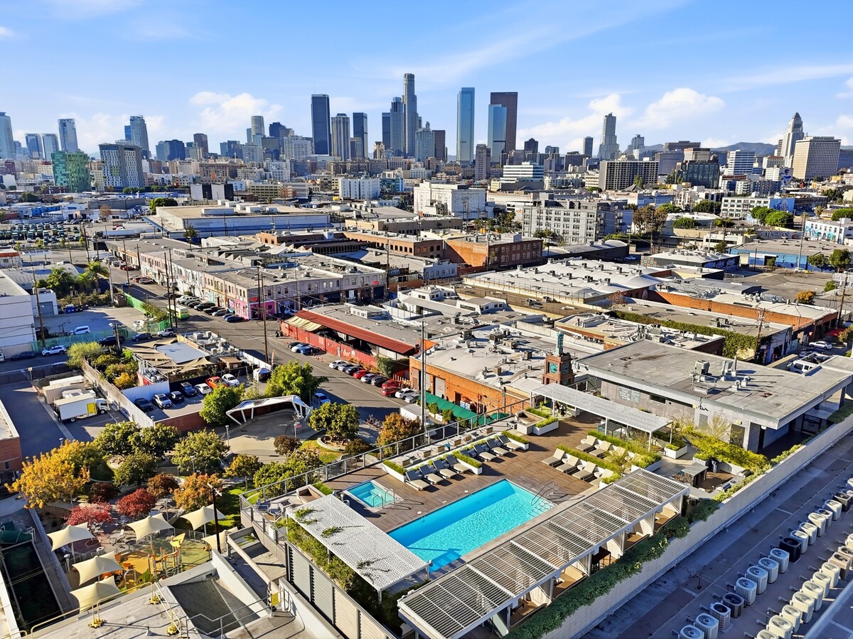 500-530 S Hewitt St, Los Angeles, CA 90013 - Unit 533 -  - Interior Photo - Image 1 of 5