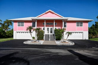 3263 Shoal Line Blvd, Hernando Beach, FL for lease Interior Photo- Image 1 of 28