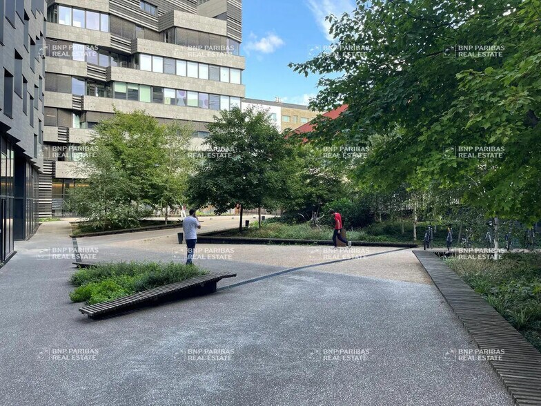 Office in Lyon for lease - Building Photo - Image 3 of 13