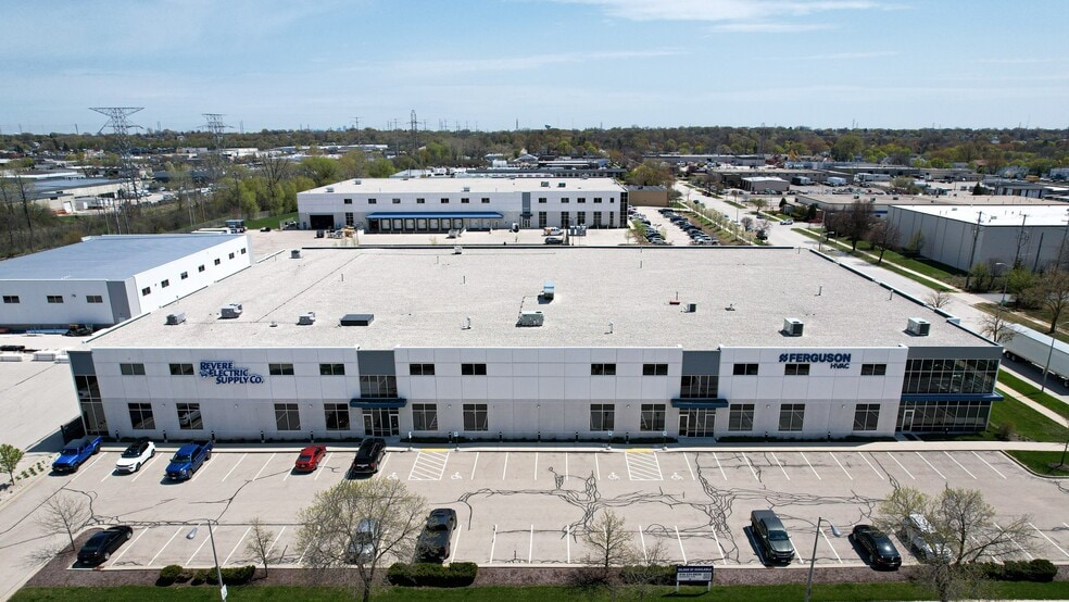 11540 W Rogers St, West Allis, WI for lease - Building Photo - Image 1 of 9