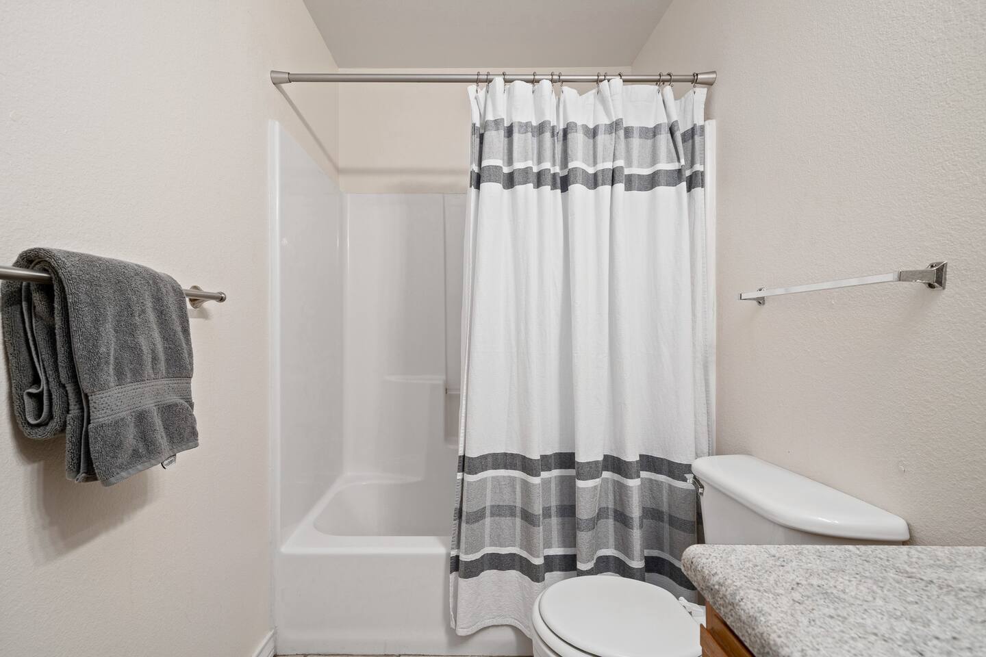 201 Taylor Rd, Falfurrias, TX 78355 Sundance Apartments