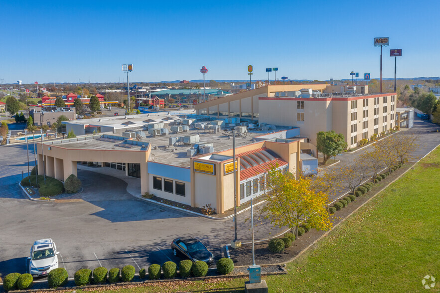 2227 Old Fort Pky, Murfreesboro, TN for sale - Primary Photo - Image 1 of 1