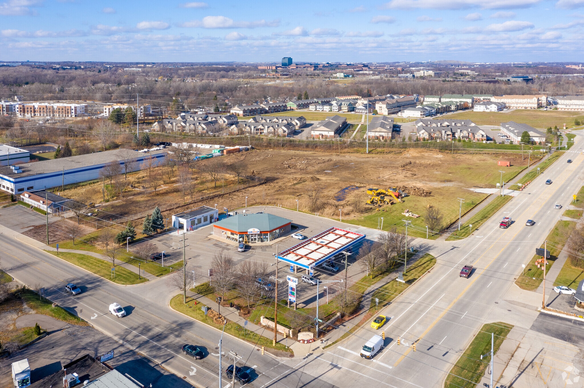 3995 Auburn Rd, Auburn Hills, MI 48326 Trailway Commons