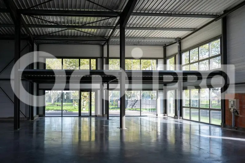 Flex in Roanne for sale - Interior Photo - Image 2 of 4