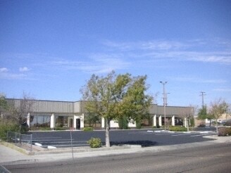 117 S Gold Canyon St, Ridgecrest, CA for lease Building Photo- Image 1 of 10