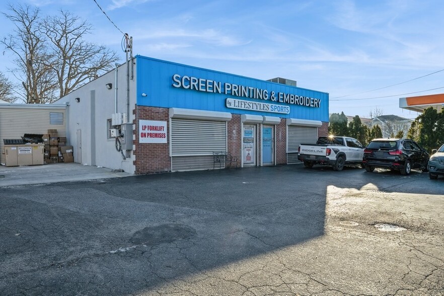 1709 Newbridge Rd, North Bellmore, NY for sale - Building Photo - Image 1 of 20