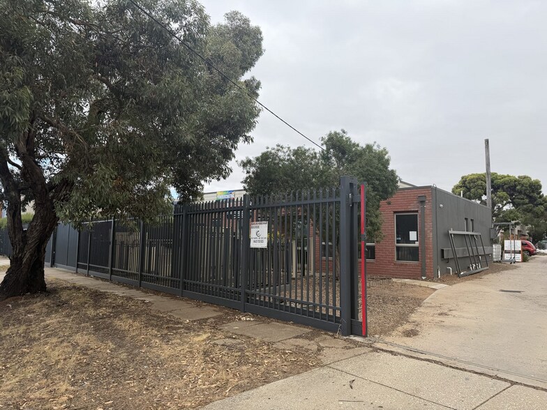 4 Collins Rd, Melton for sale - Building Photo - Image 2 of 4