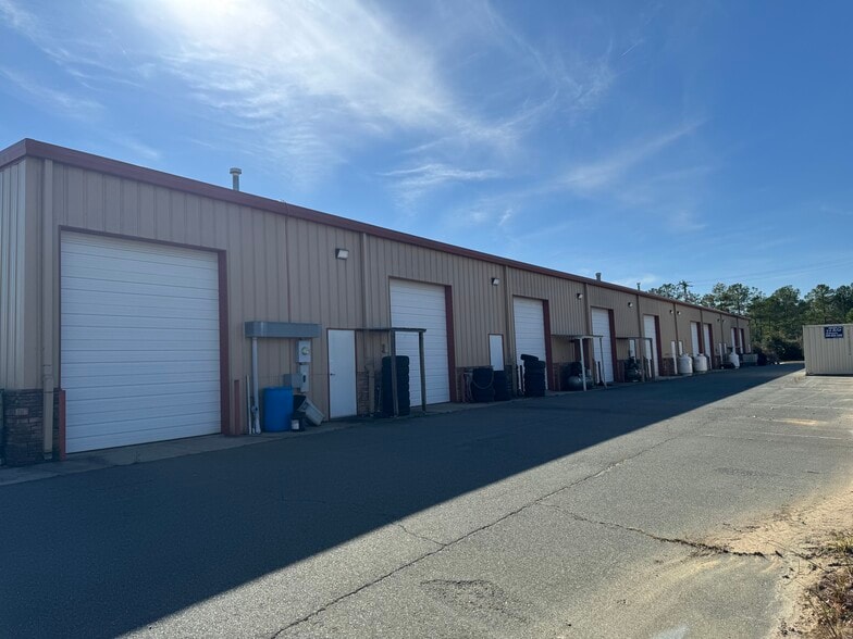 340 Seaboard Dr, Stallings, NC for lease - Building Photo - Image 2 of 4