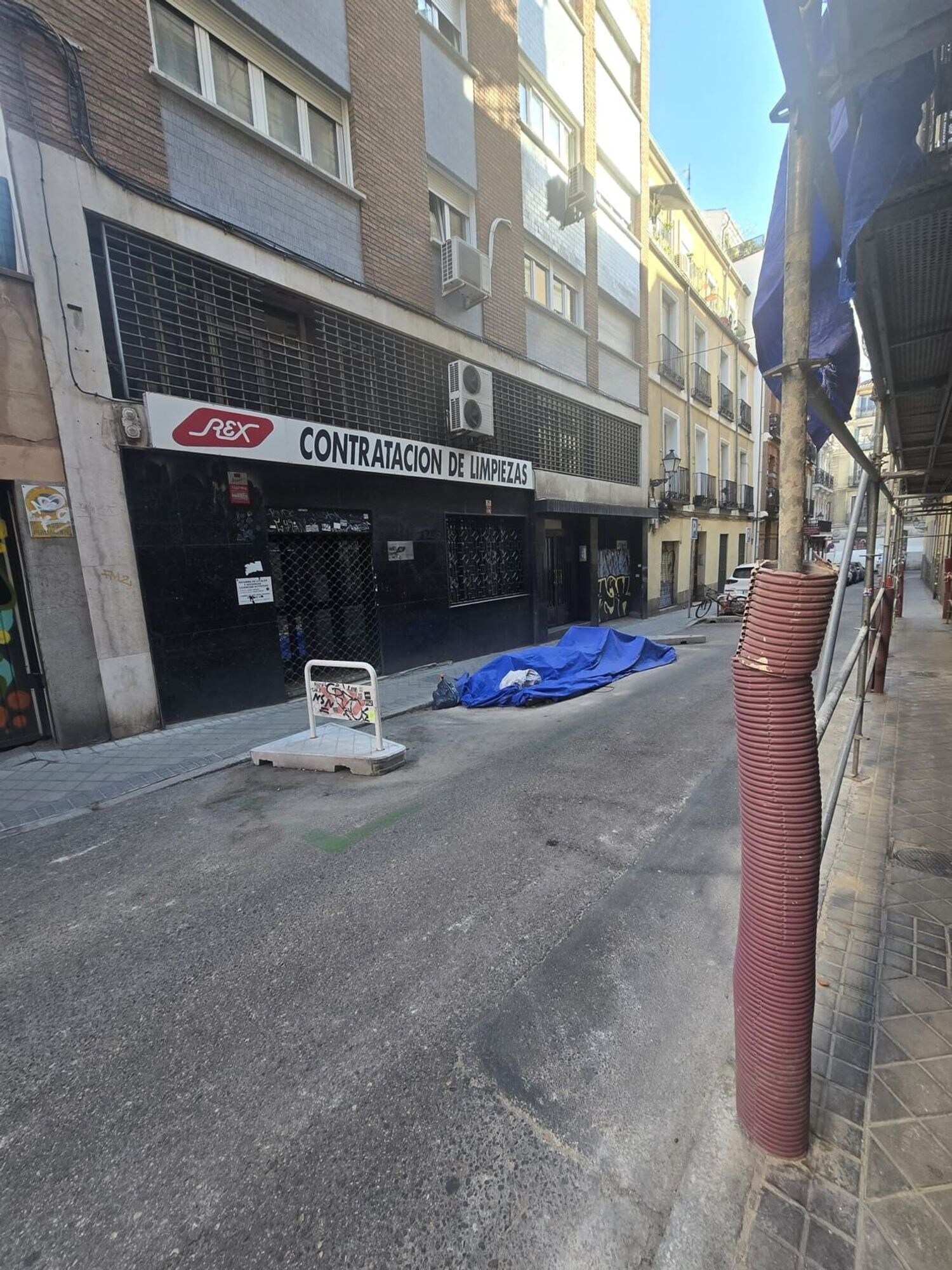 Retail in Madrid, Madrid for lease Interior Photo- Image 1 of 16