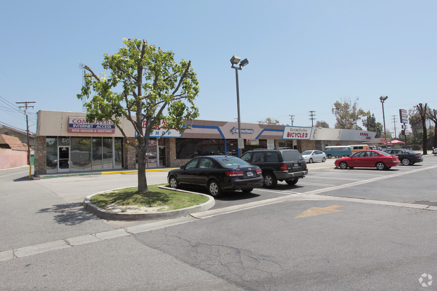 6753-6763 Carson St, Lakewood, CA for lease - Primary Photo - Image 1 of 4