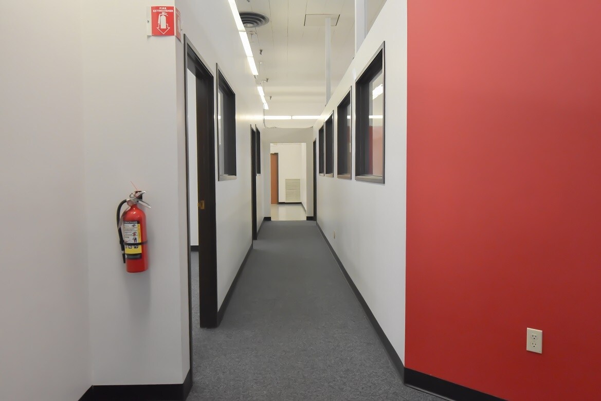 2800-2870 NW 29th Ave, Portland, OR for lease Interior Photo- Image 1 of 6