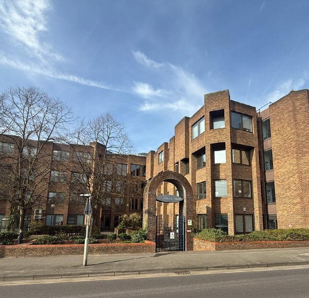 27-43 Eastern Rd, Romford for sale - Building Photo - Image 1 of 8