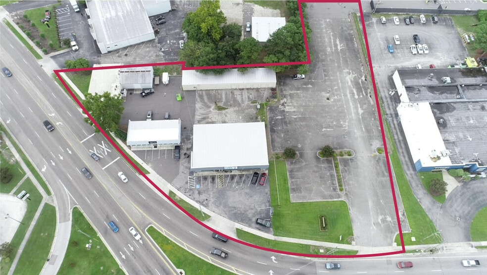 Oleander Campus and Campus 1003 portfolio of 5 properties for sale on LoopNet.com - Building Photo - Image 2 of 4