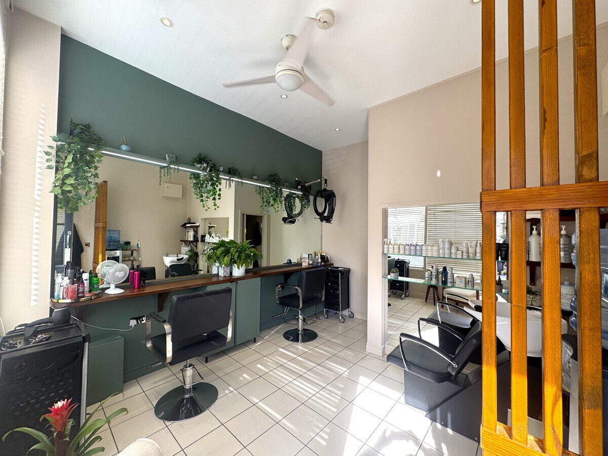 15 Webbs Rd, London, LND SW11 1XJ - Unit 15 - - Interior Photo - Image 1 of 3