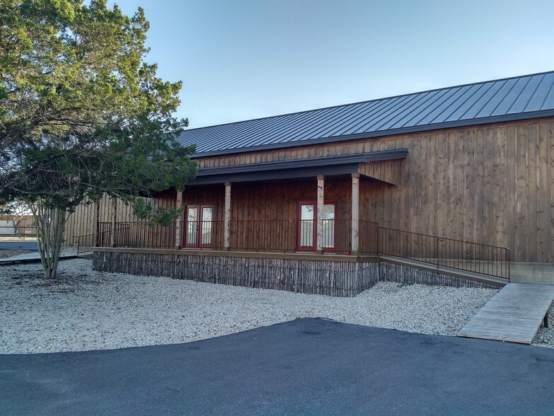 305 Rocking M Rd, Kyle, TX for sale - Primary Photo - Image 1 of 1