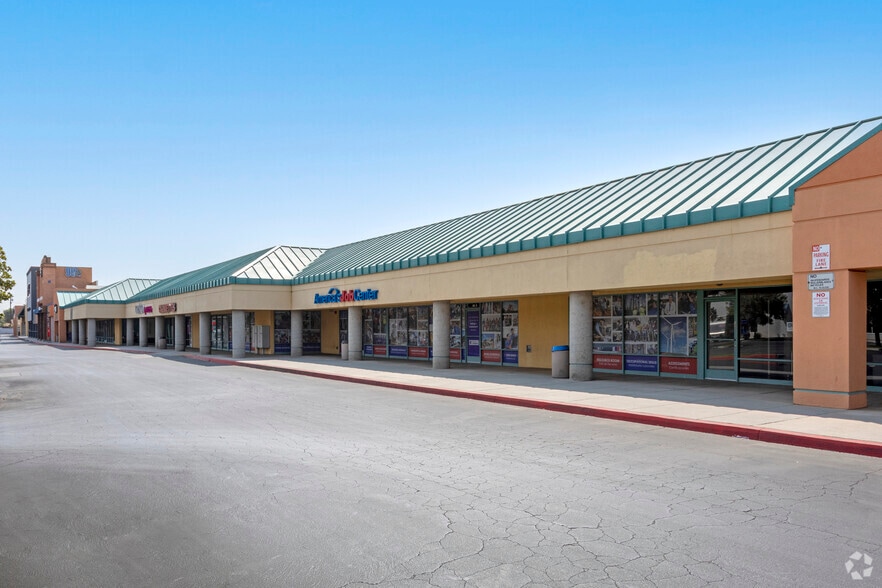 1121 Olive Dr, Bakersfield, CA for lease - Building Photo - Image 2 of 5