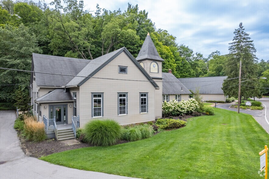 3636 Yellow Creek Rd, Bath, OH 44333