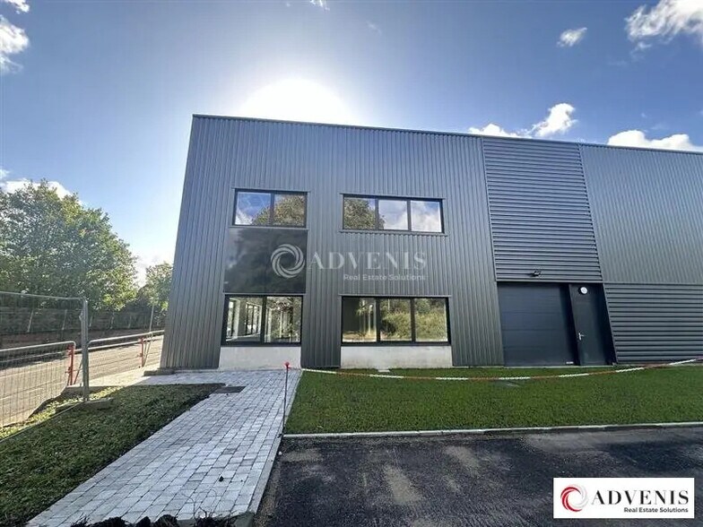 Flex in Tourcoing for sale - Building Photo - Image 1 of 11