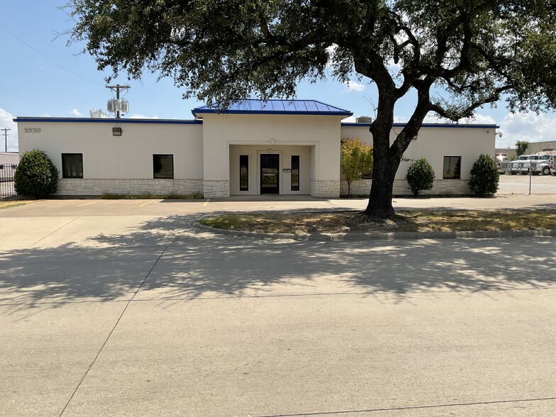 2920 Industrial Ln, Garland, TX for lease - Building Photo - Image 1 of 7