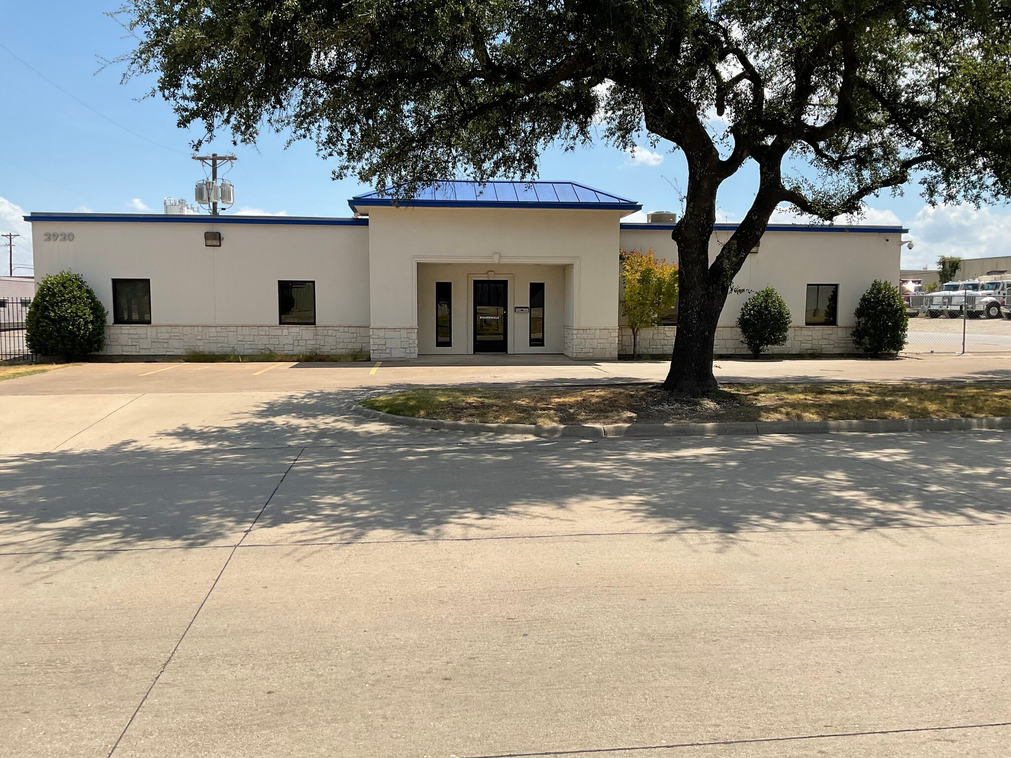 2920 Industrial Ln, Garland, TX for lease Primary Photo- Image 1 of 7