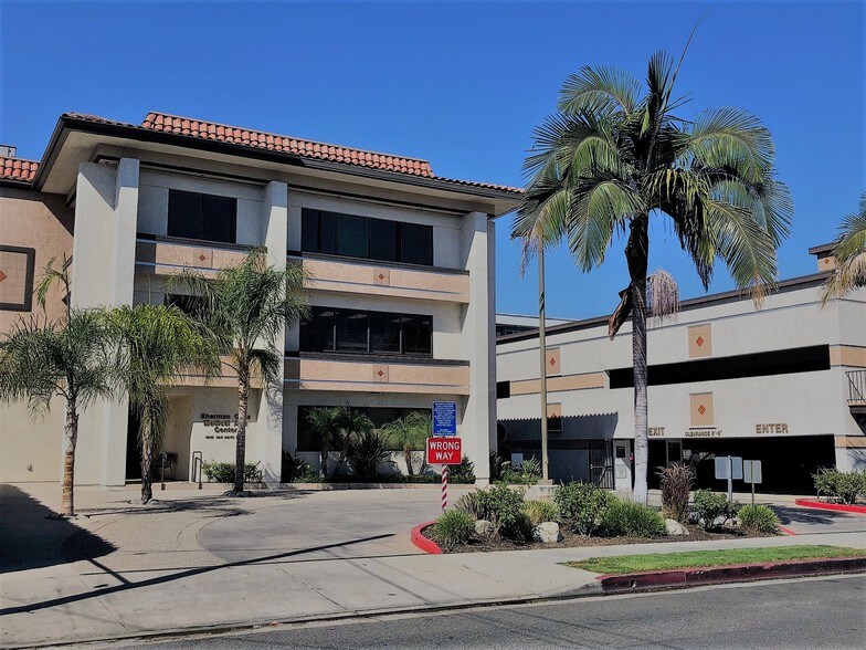 4910 Van Nuys Blvd, Sherman Oaks, CA for lease - Building Photo - Image 3 of 11