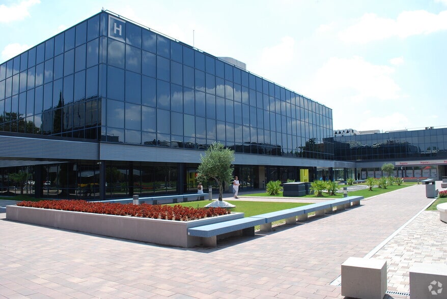 Avenida Castilla, 2, San Fernando de Henares, Madrid for lease - Building Photo - Image 3 of 11