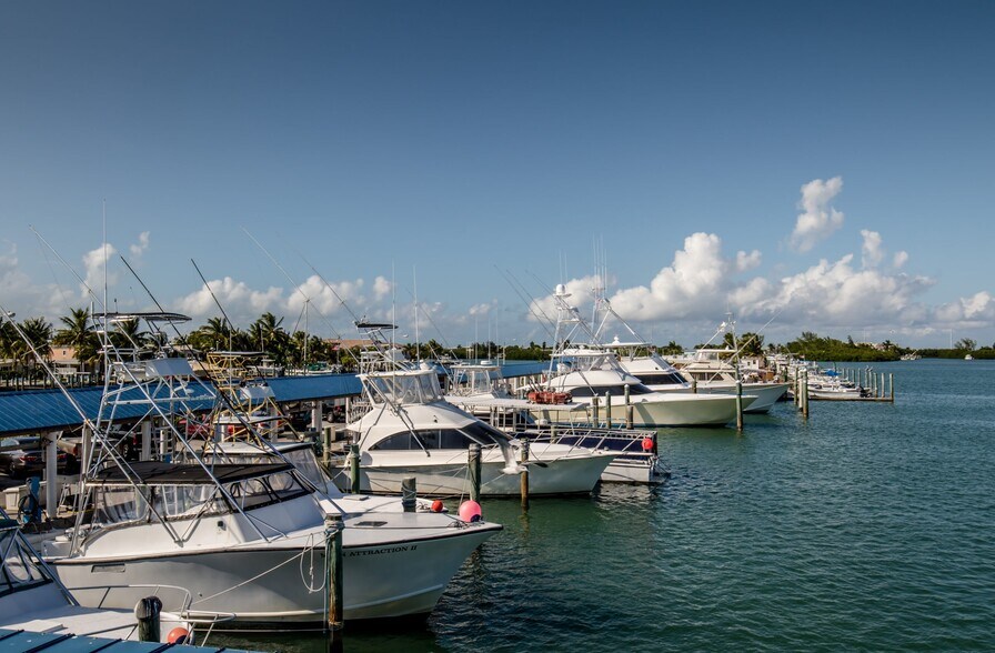 400 Sadowski Causeway, Key Colony Beach, FL for sale - Building Photo - Image 1 of 1