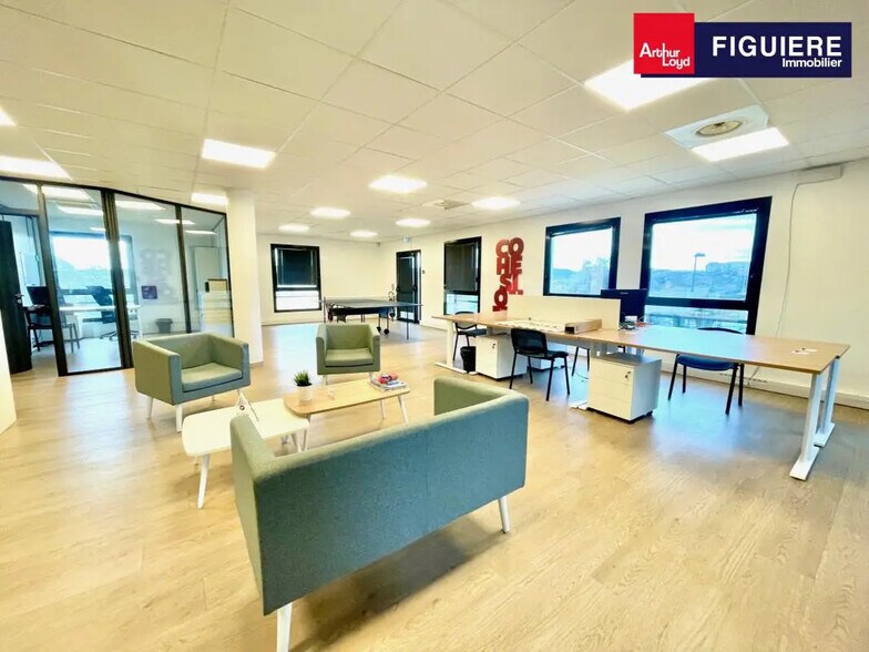 105 Rue René Descartes, Aix-en-Provence for lease - Interior Photo - Image 3 of 20