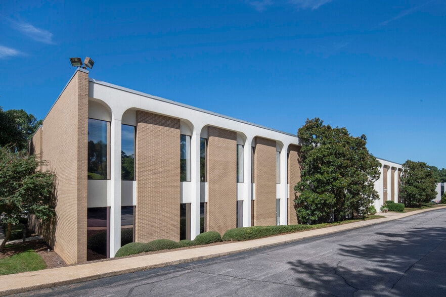 3725 National Dr, Raleigh, NC for lease - Building Photo - Image 2 of 5
