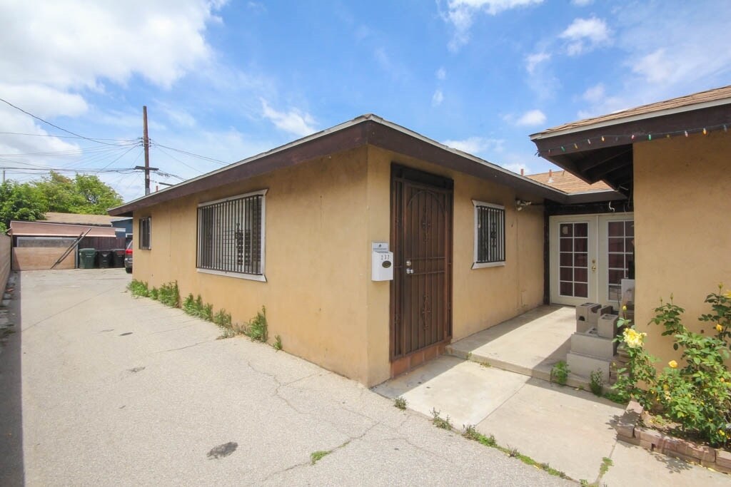 237 S Montebello Blvd, Montebello, CA 90640
