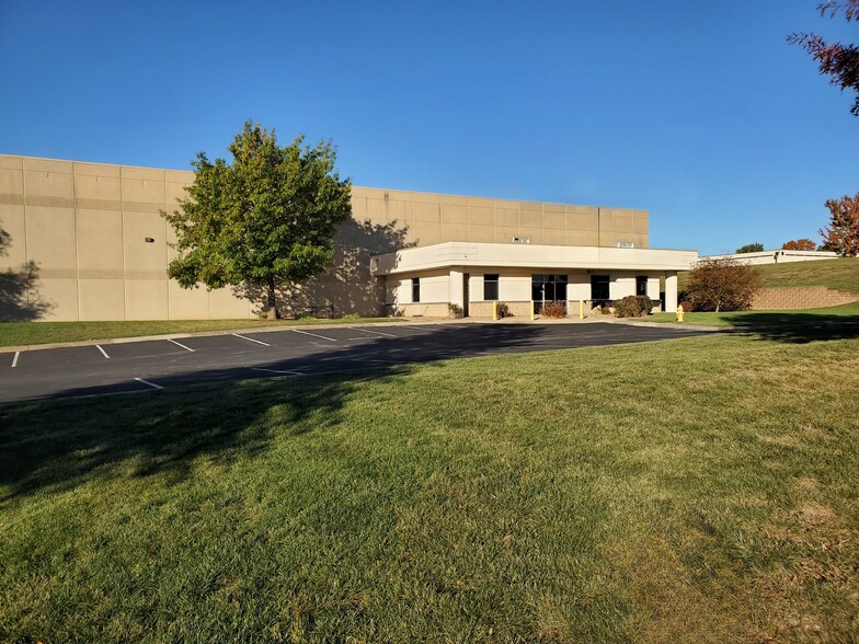 3000 Heartland Dr, Liberty, MO for sale - Building Photo - Image 1 of 5