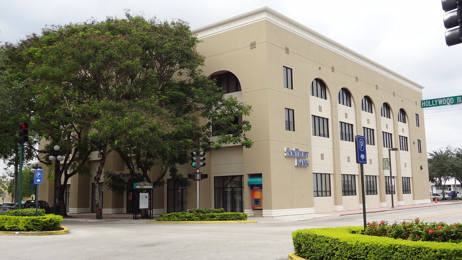 2001 Hollywood Blvd, Hollywood, FL 33020