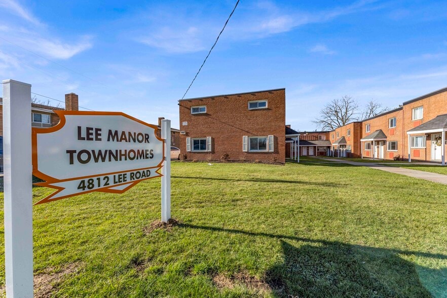 4812 Lee Rd, Cleveland, OH for sale - Building Photo - Image 1 of 1