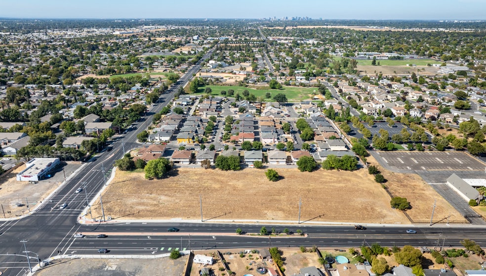 Meadowview & 24th St, Sacramento, CA for sale - Aerial - Image 2 of 11