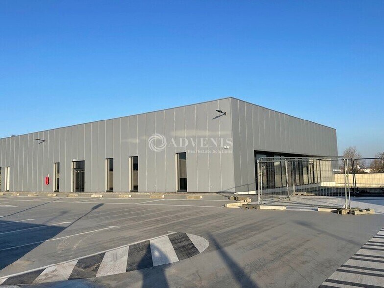Retail in Bègles for lease - Building Photo - Image 3 of 9