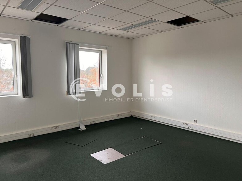 Office in Pessac for lease - Interior Photo - Image 3 of 7