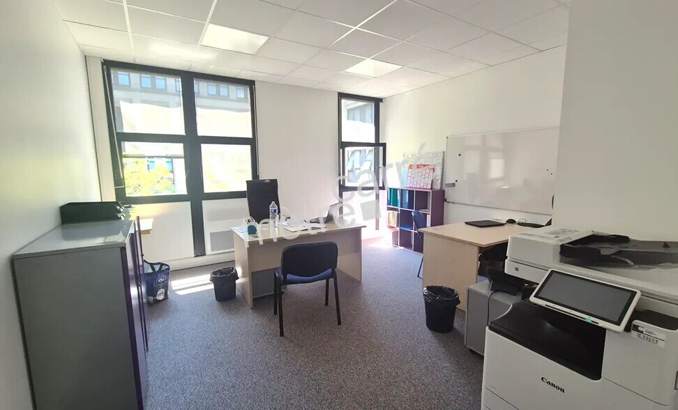 Office in Saint-Herblain for lease - Interior Photo - Image 3 of 8