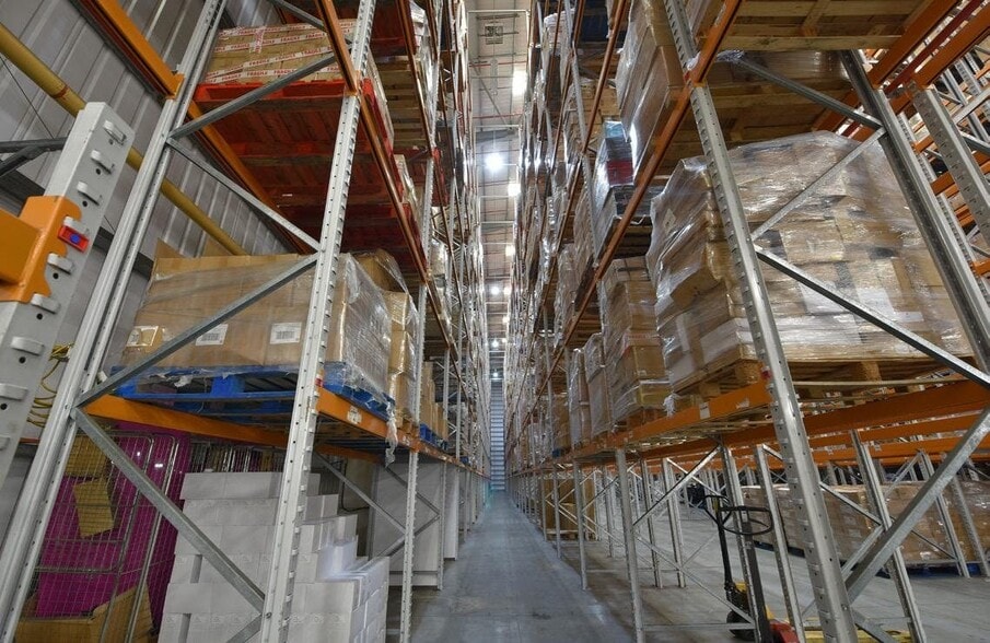 9 Western Ave, Chorley for lease - Building Photo - Image 3 of 11