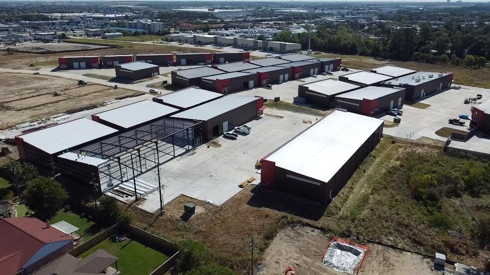 16313 North Fwy, Houston, TX for lease - Building Photo - Image 3 of 6