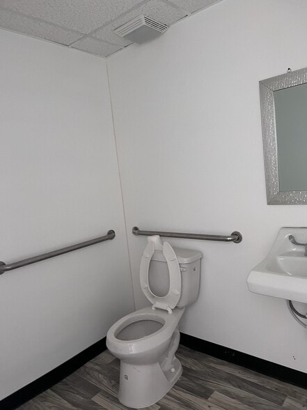 1001 E Main St, Nacogdoches, TX for sale - Building Photo - Image 3 of 8