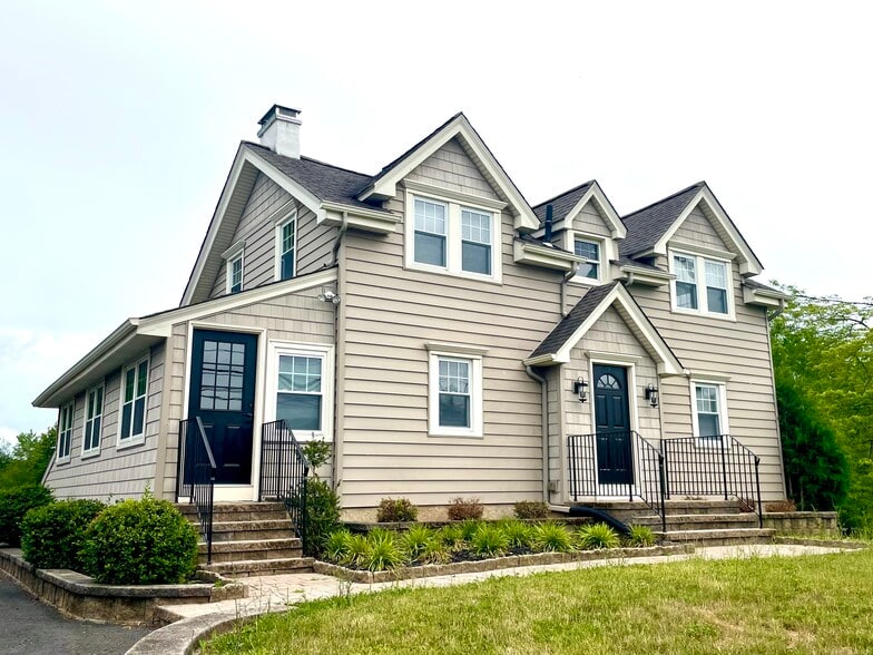 302 W Butler Ave, Doylestown, PA for sale - Building Photo - Image 1 of 1